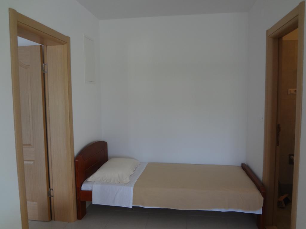 Apartments Franov Bibinje Rom bilde