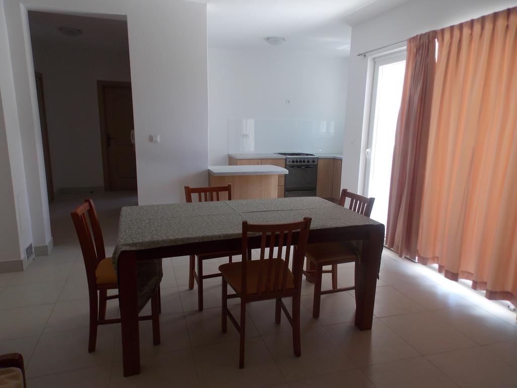 Apartments Franov Bibinje Rom bilde